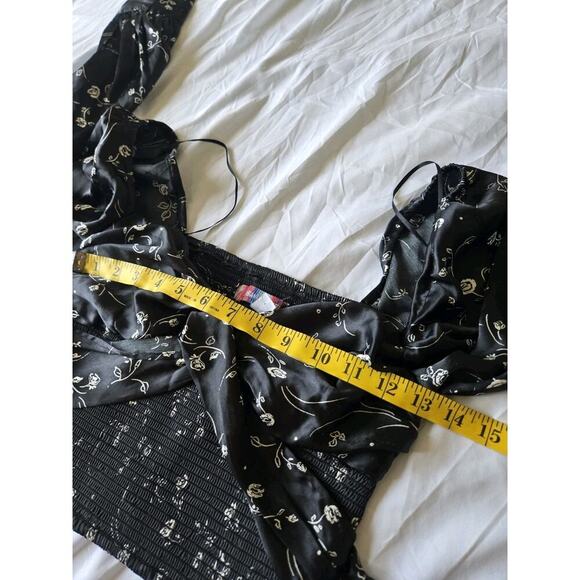 Urban Outfitters Small Maya Smocked Floral Black Top Dark Cottagecore Cropped - Picture 9 of 10